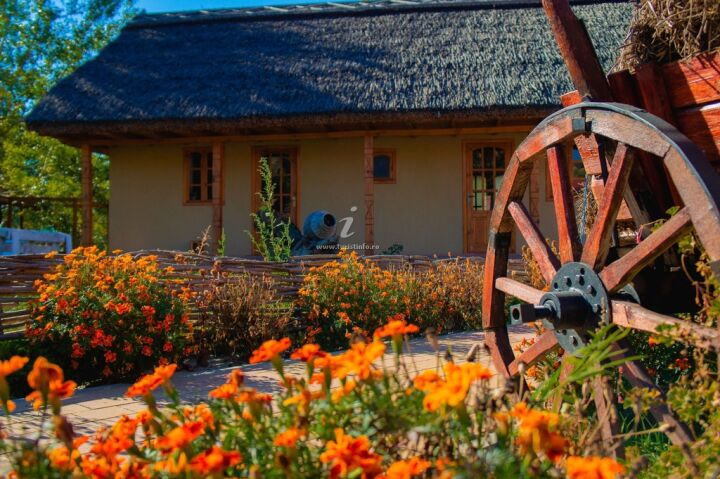 Eco-village Valeni